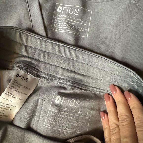 Figs. Not sure the color but it’s a shade of grey. Small top and small joggers. - Picture 4 of 4